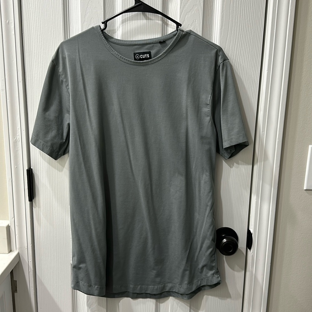 Men’s Cuts Curved Hem T Shirt/ Size Large in Teal